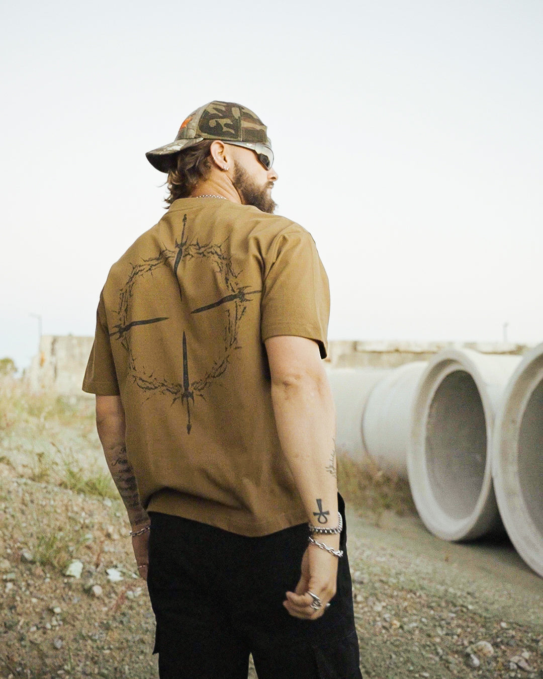 CROSS-HAIR - TAN 499 - PREMIUM T-SHIRT