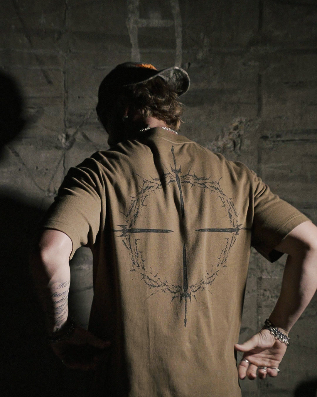 CROSS-HAIR - TAN 499 - PREMIUM T-SHIRT