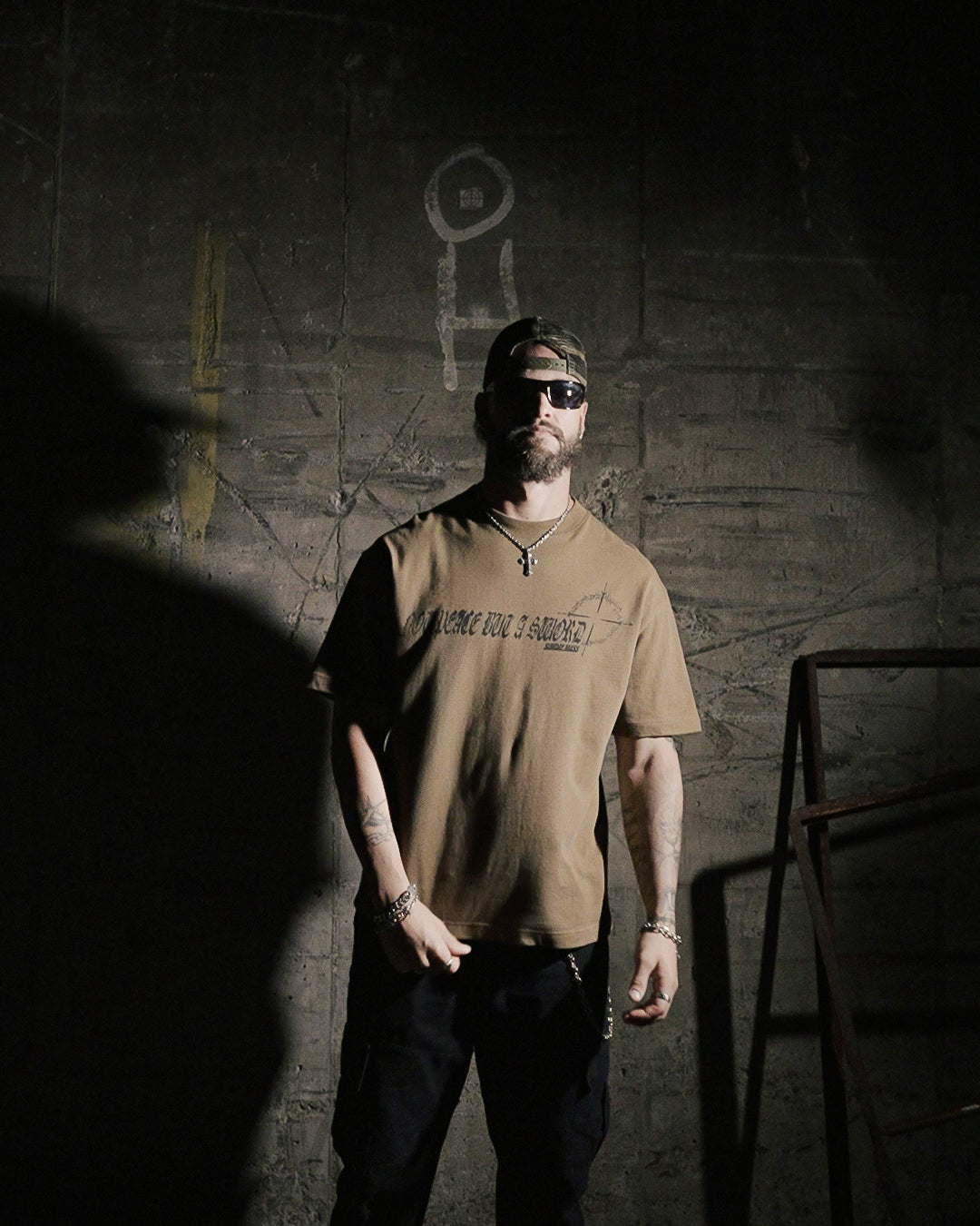 CROSS-HAIR - TAN 499 - PREMIUM T-SHIRT