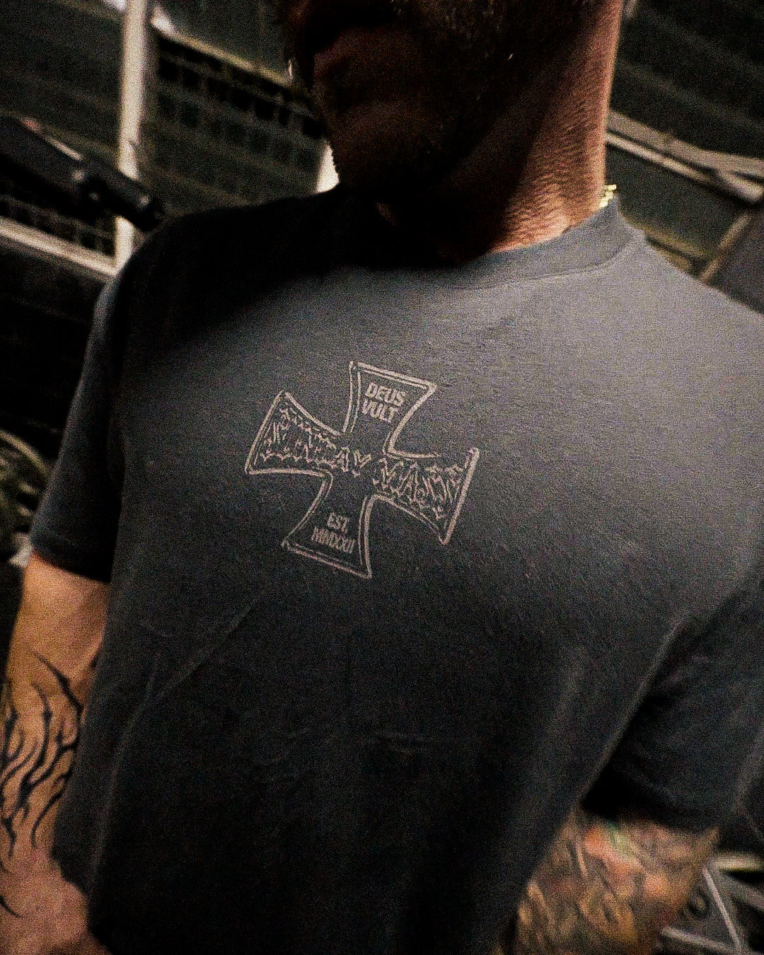 DEUS VULT - PREMIUM T-SHIRT