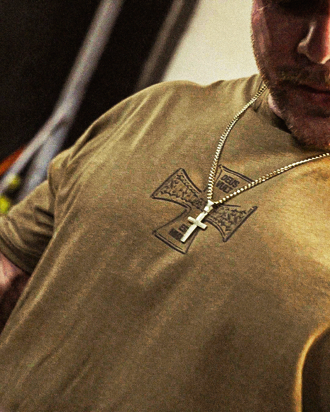 DEUS VULT - TAN 499 - PREMIUM T-SHIRT