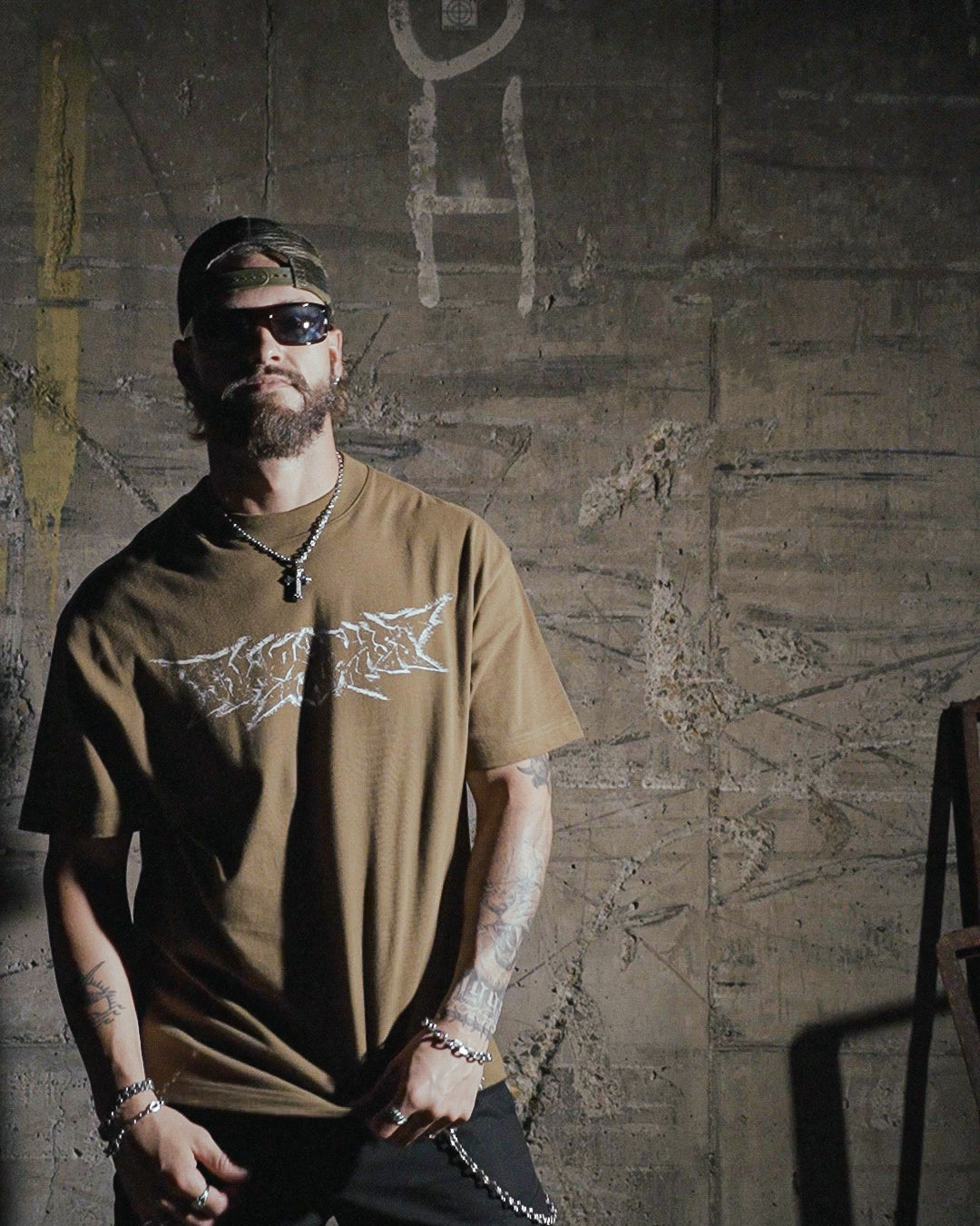 INSIGNIA - TAN 499 - PREMIUM T-SHIRT