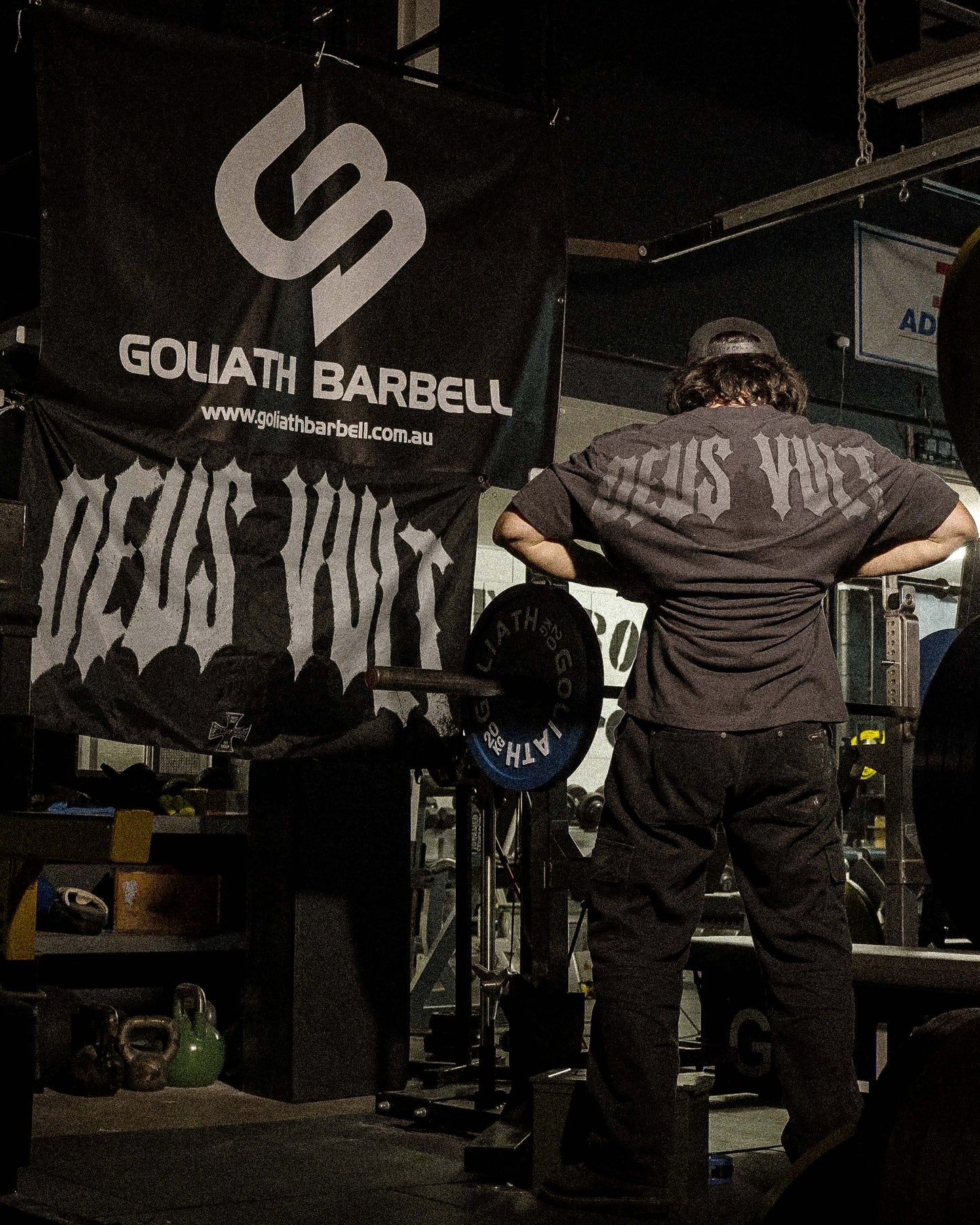 DEUS VULT - PREMIUM T-SHIRT