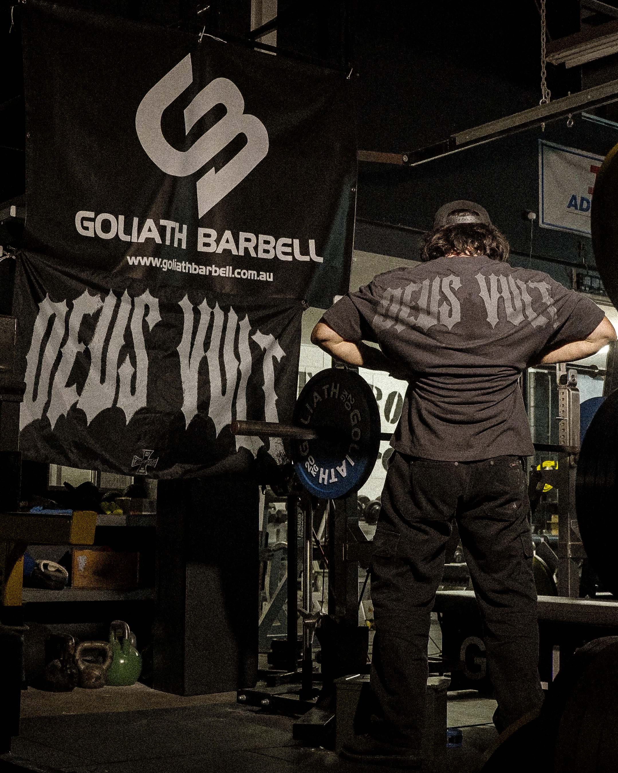 DEUS VULT - PREMIUM T-SHIRT